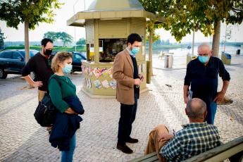 Contacto com comerciantes em Alcácer do Sal