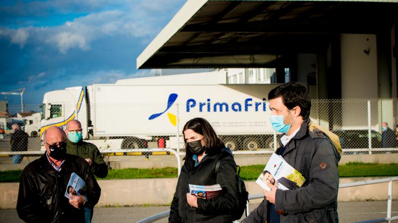 Contacto com trabalhadores da Nestlé