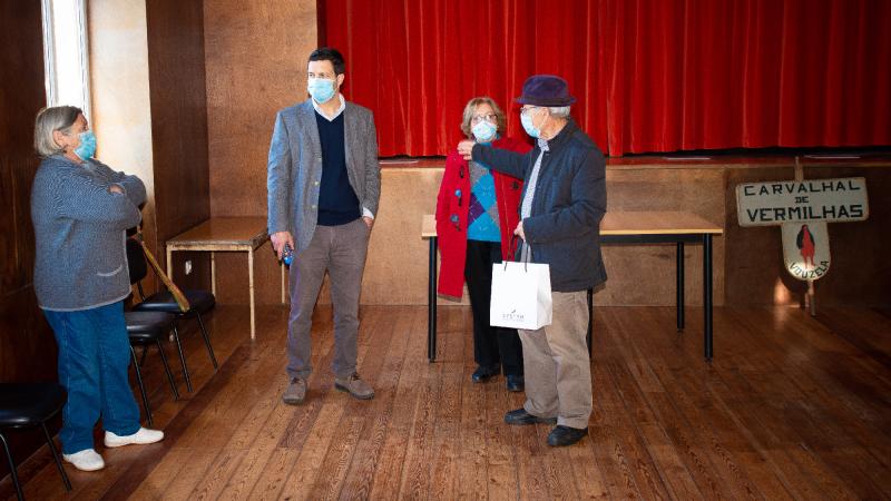 Contacto com a população da Aldeia de Vermilhas