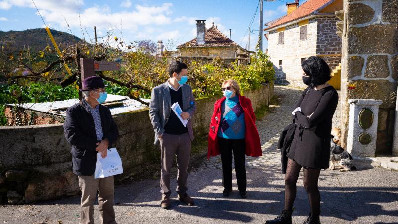 Contacto com a população da Aldeia de Vermilhas