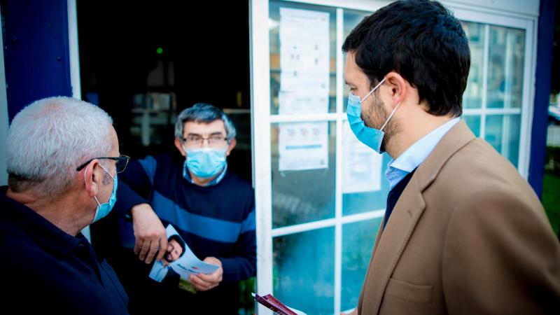 Contacto com comerciantes em Alcácer do Sal