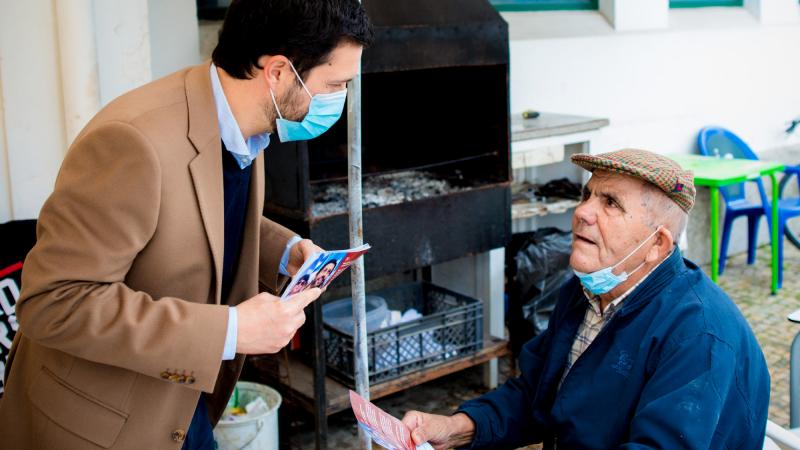 Contacto com comerciantes em Alcácer do Sal