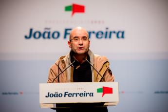 Comício, Porto