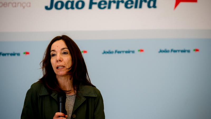 Sessão de entrega da lista de apoiantes membros de ORT do sector dos transportes e comunicações