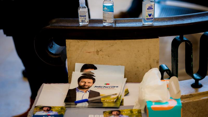 Sessão de entrega da lista de apoiantes membros de ORT do sector dos transportes e comunicações