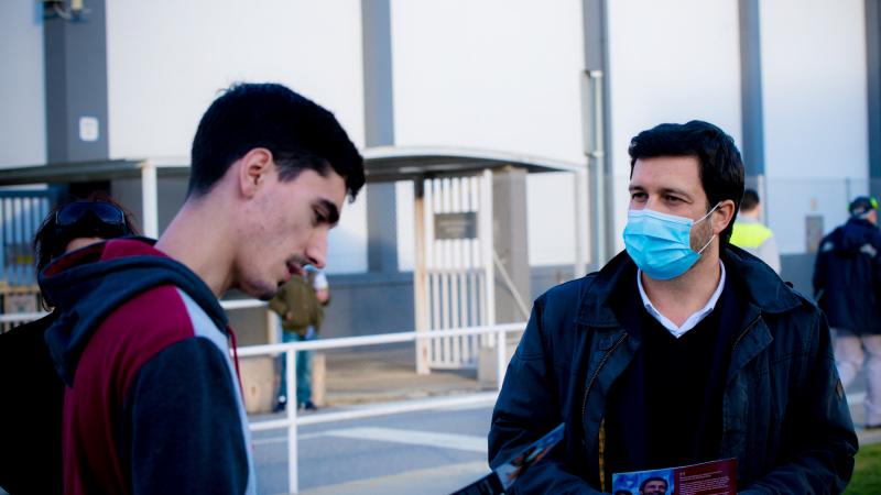 Contacto com trabalhadores da Nestlé