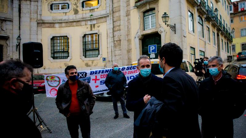 Vigília do sector do táxi, Lisboa, em frente ao Ministério do Ambiente e da Ação Climática