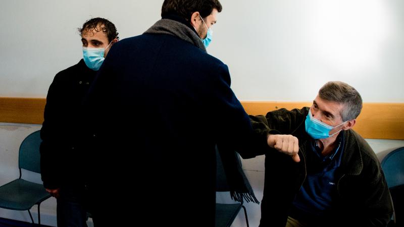 Contacto com os trabalhadores da recolha de resíduos sólidos dos SMAS de Sintra