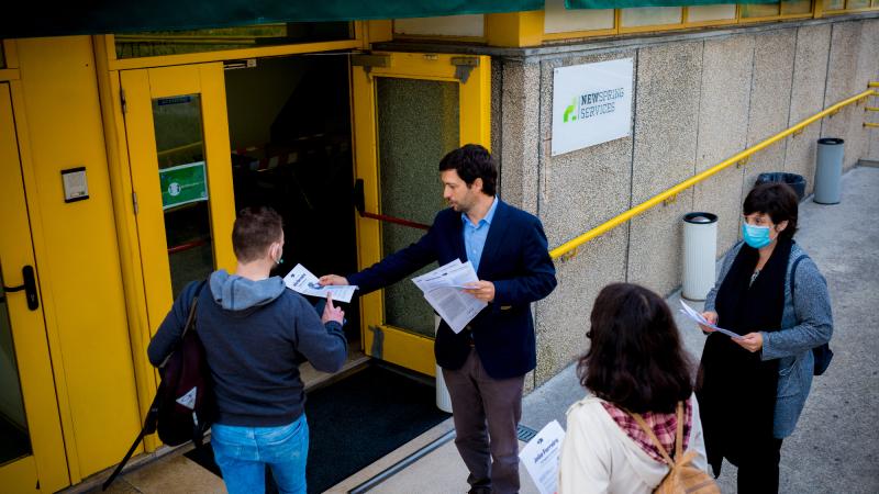 Contacto com trabalhadores Call Center da Fidelidade, Évora