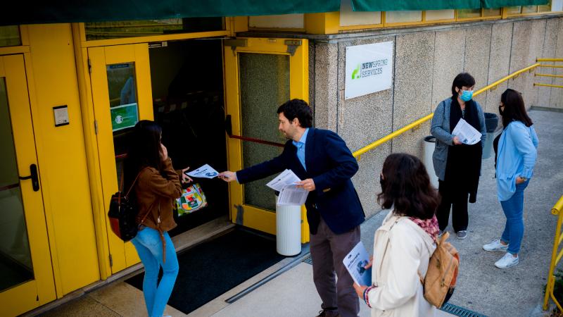 Contacto com trabalhadores Call Center da Fidelidade, Évora