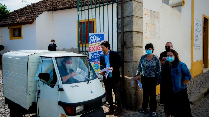 Contacto com trabalhadores da Divisão de Higiene e Limpeza da Câmara Municipal de Évora