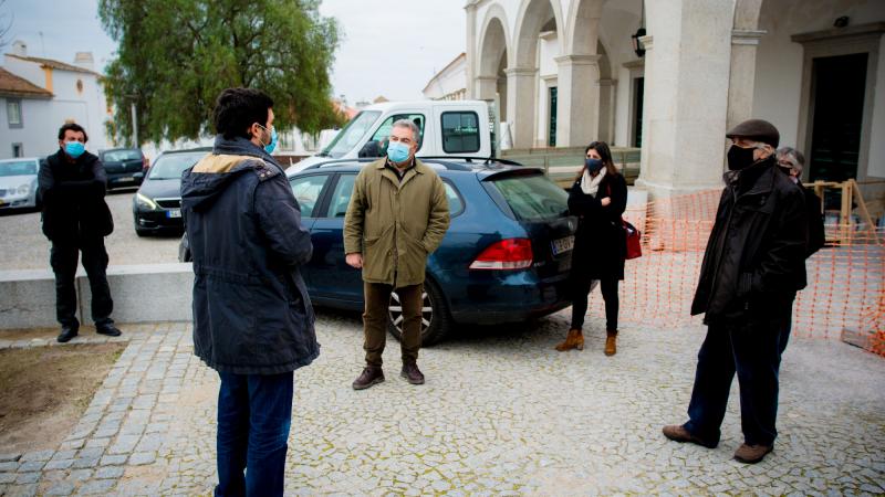 Cumprimentos ao CENDREV, Évora