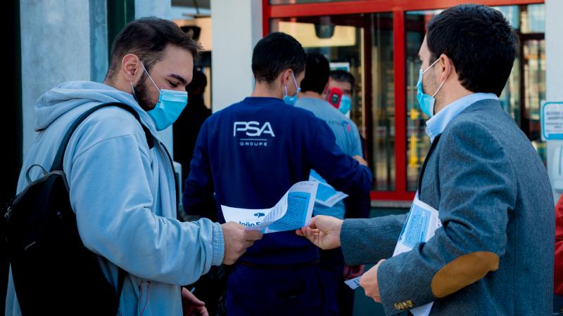 Contacto com trabalhadores da PSA