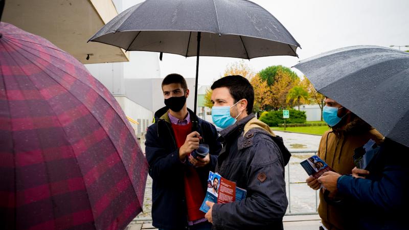 Contacto com os trabalhadores Continental Mabor