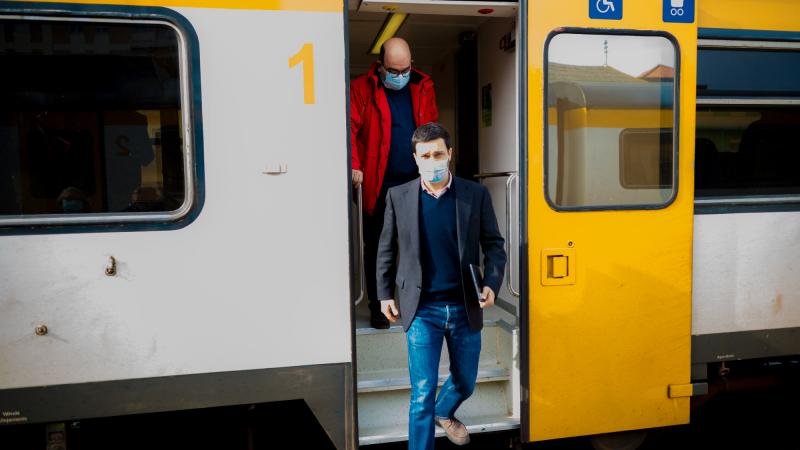 Deslocação no comboio que liga o Bombarral às Caldas da Rainha