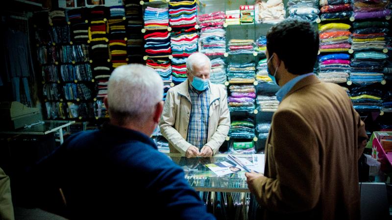 Contacto com comerciantes em Alcácer do Sal