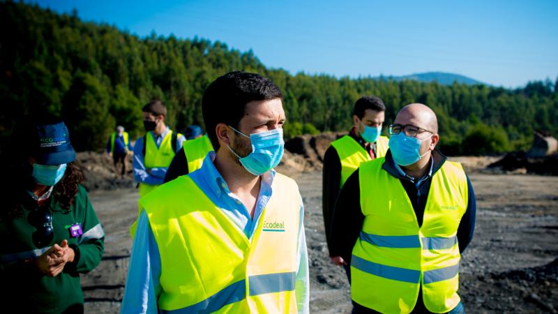 Visita à obra de remoção de resíduos perigosos de São Pedro da Cova