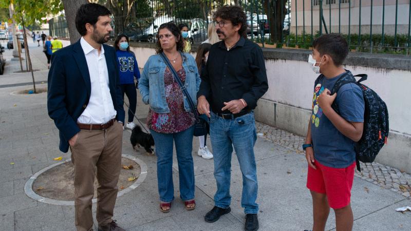 Regresso ao ensino presencial. Ouvir as famílias