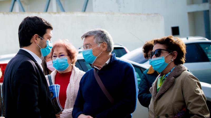 Contacto com utentes e profissionais de saúde no Hospital de Faro
