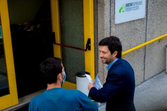 Contacto com trabalhadores da Divisão de Higiene e Limpeza da Câmara Municipal de Évora