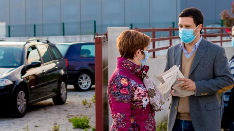 Contacto com trabalhadores da Benolli